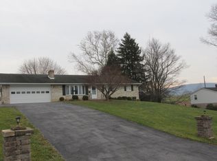 141 Briar Ridge Dr, Waynesboro, PA 17268