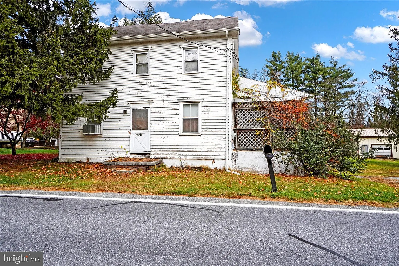 1641 Main St photo 1