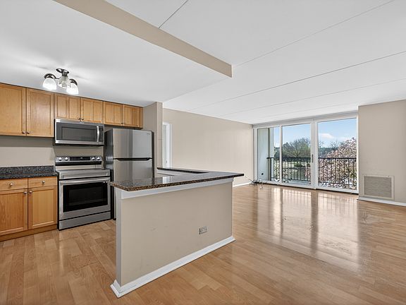 3rd image of 2015 S Finley Rd APT 209