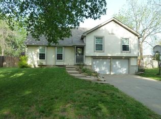 8617 Stearns Ave, Overland Park, KS 66214