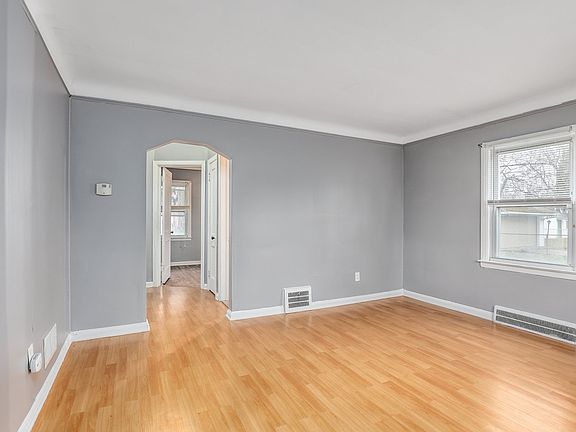 6-web-or-mls-18932 Kenosha Street Harper Woods0008_05162023