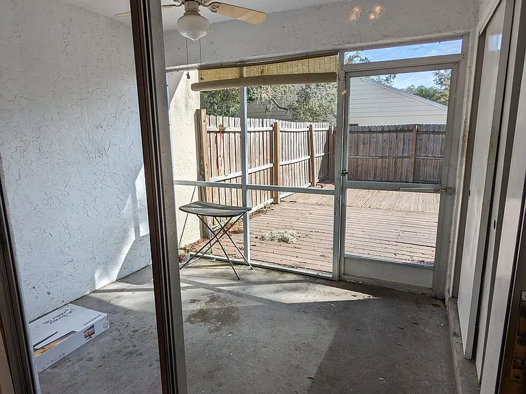 1130 Dover Ct — Photo 13