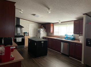 670 S Pleasant Coates Rd, Benson, NC 27504