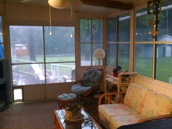 5th image of 833 Susan Dr
