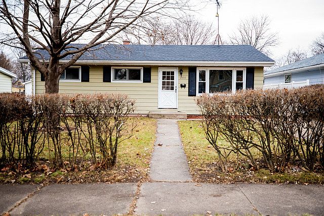 1st image of 2111 Ezra Ave