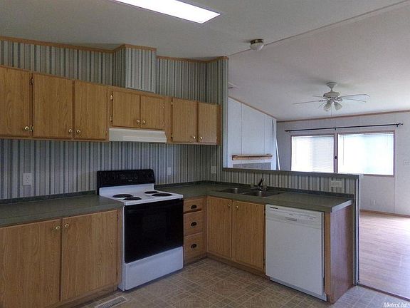 3rd image of 3020 Cutaway Ln