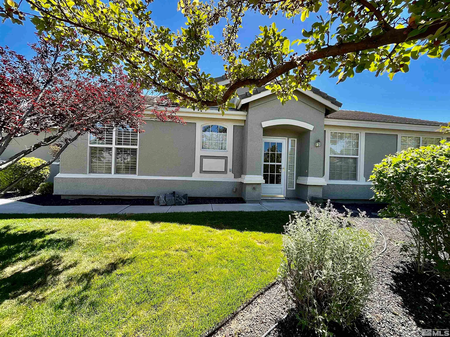 10501 Iron Point Cir photo 1