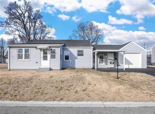 535 Park Ln, Wood River, IL