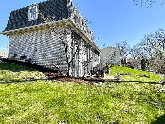 3rd image of 1602 W Devereux Dr