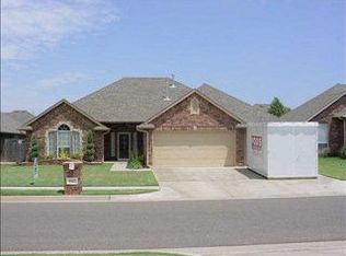 10617 NW 37th St, Yukon, OK 73099