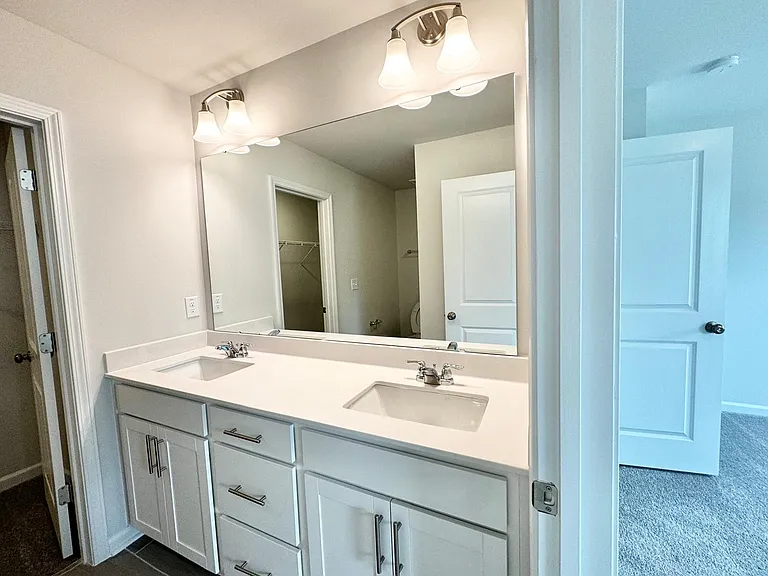2505 Kasota Ln — Photo 27