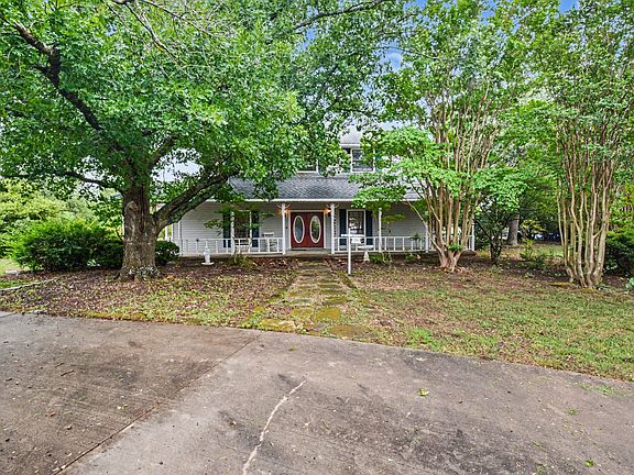 3rd image of 20 Country Ridge Rd