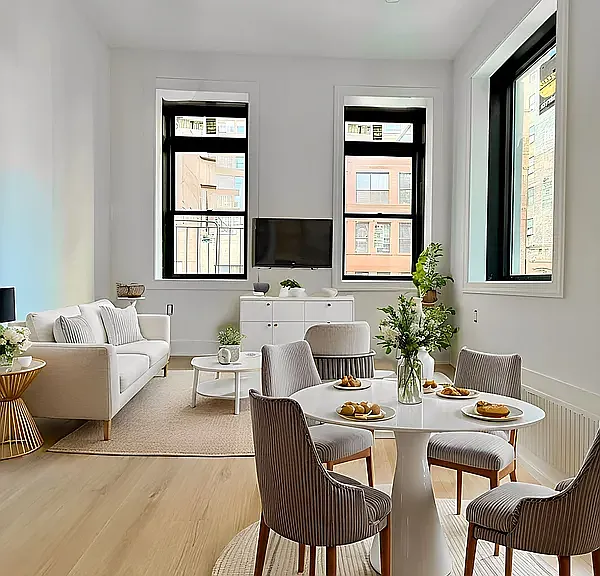 307 W 39th St #5A — Photo 1