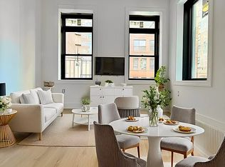 307 W 39th St #5A, New York, NY 10018