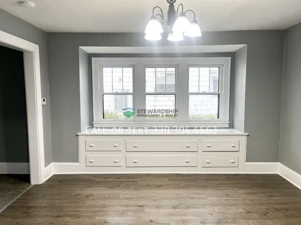 1012 Brown St, Akron, OH 44301