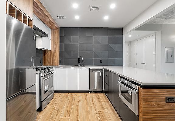 5th image of 3707 Blackstone Pl APT 607