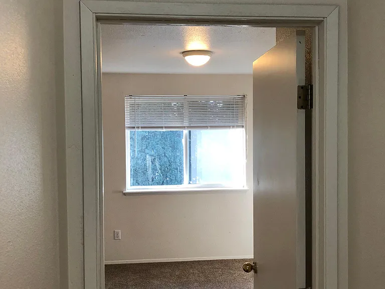 2813 J Ct SE #A — Photo 33