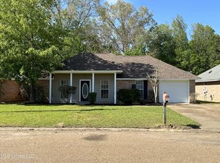 970 Bullrun Dr, Byram, MS 39272