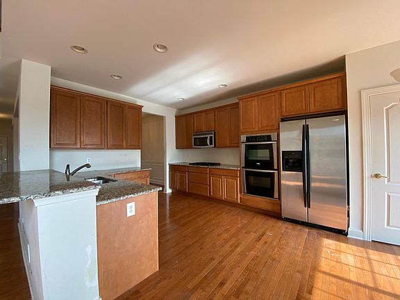 4th image of 2315 Brookshire Dr