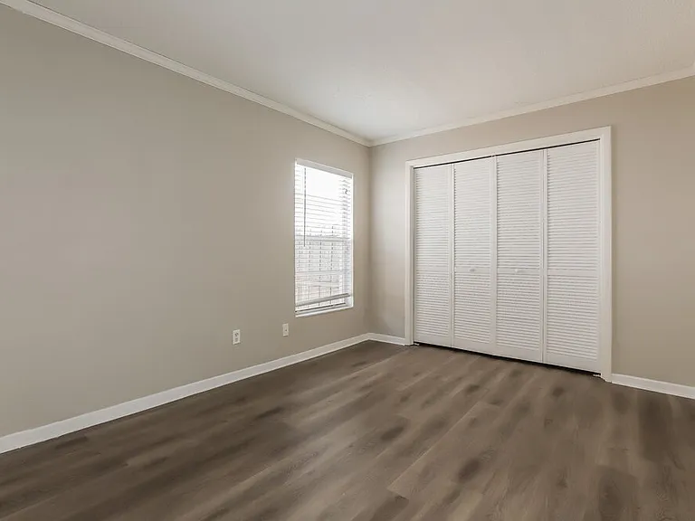 1521 Vernon Ct — Photo 13