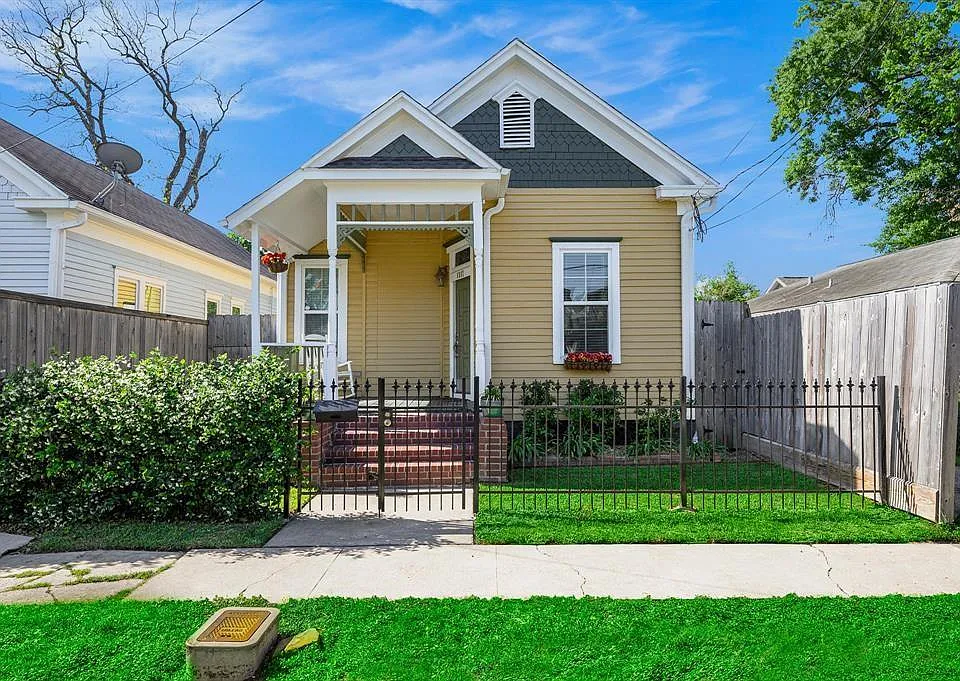 1317 Summer St