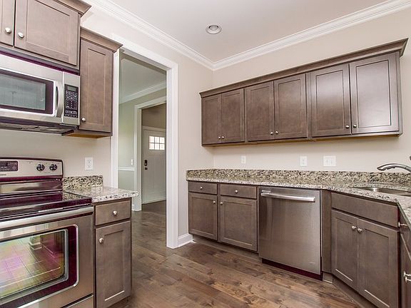 4th image of 1505 John Lee Ln