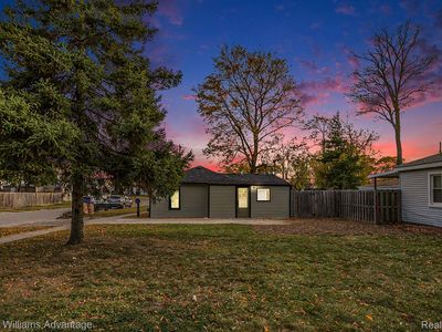 995 Boston Ave, Waterford, MI, 48328