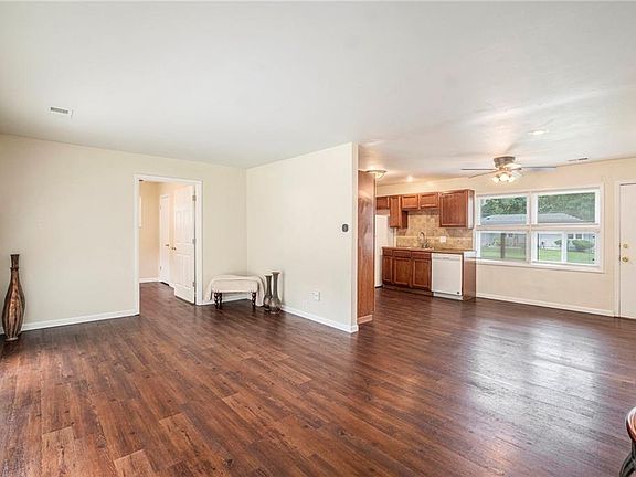 4th image of 7306 E 108th Ter
