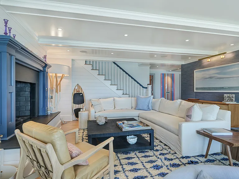 15 Montclair Ave — Photo 7