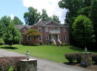 9898 Windy Hollow Rd, Great Falls, VA 22066