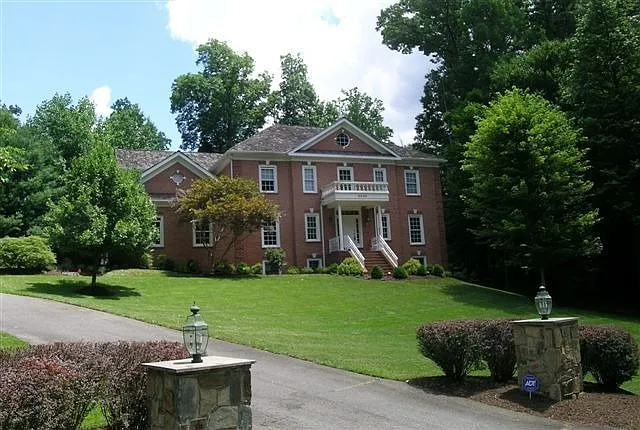 9898 Windy Hollow Rd photo 1