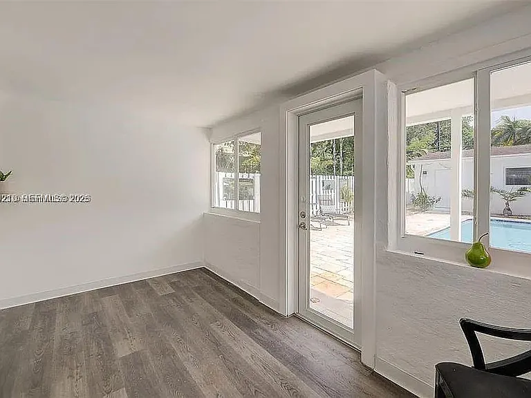 638 SW 5th Ave — Photo 13