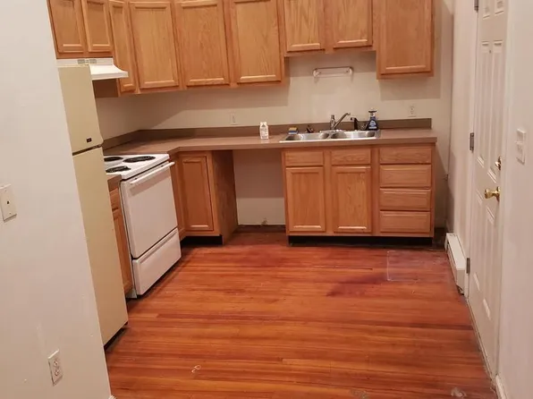 136 S 3rd St, Minersville, PA 17954