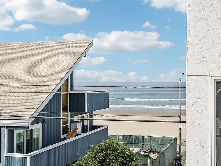 722 Sunset Ct — Photo 7