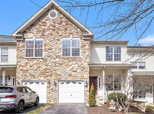 111 Fringetree Dr, West Chester, PA 19380