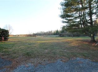 9999 Bolton Ct, Hendersonville, NC 28792