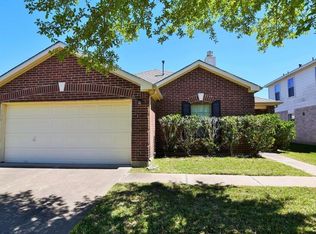 9515 Abigail Dr, Sugar Land, TX 77498