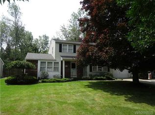 112 Montbleu Dr, Getzville, NY 14068