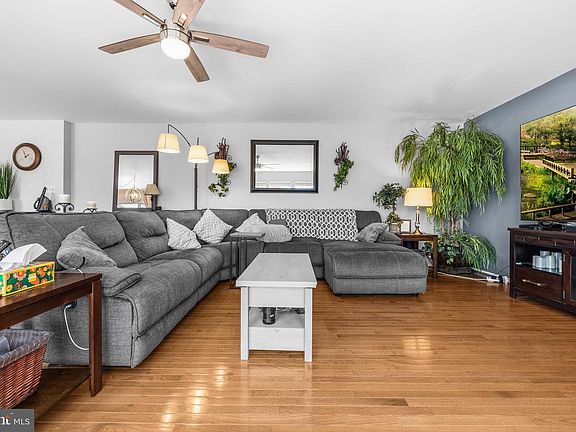 5th image of 9 Kinser Way