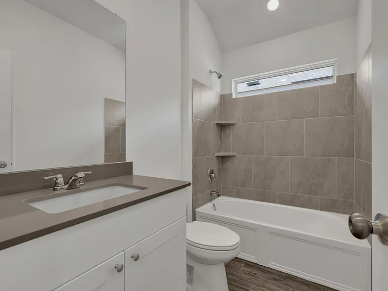 8929 James Bowie — Photo 18