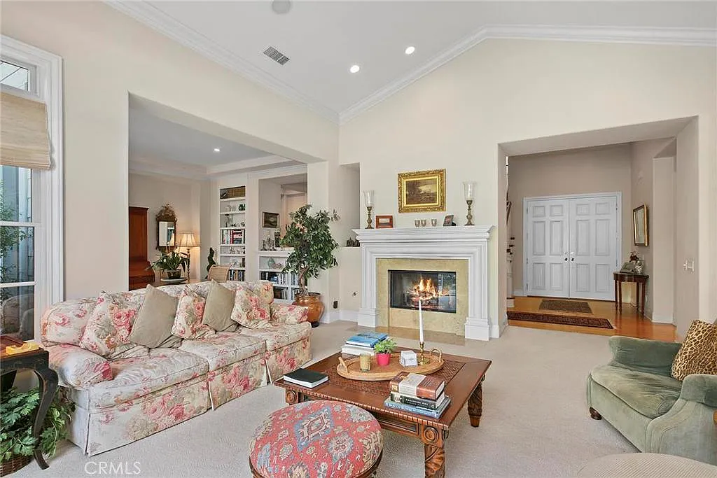 3 bed, 3.5 bath, 3448 sqft, $13,000 — Photo 2
