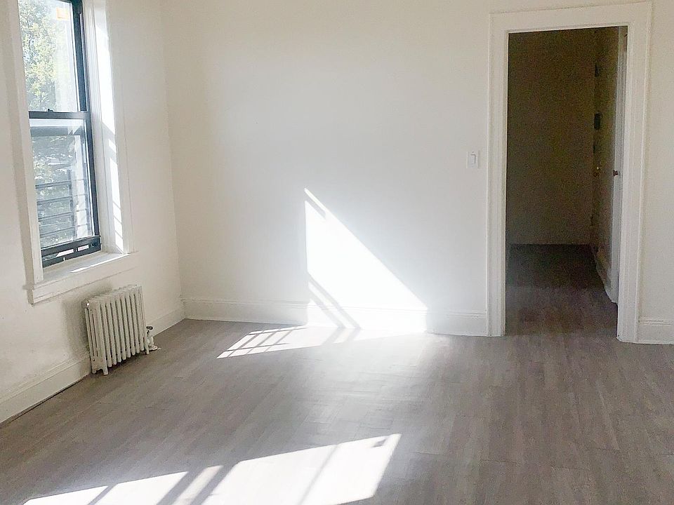 1st image of 10224 85th Dr APT 4C