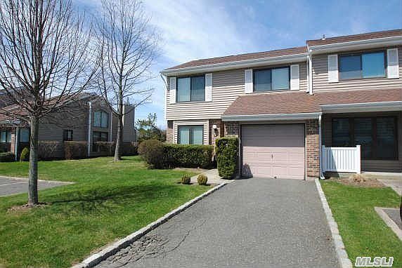 1st image of 6 W Pond Ct