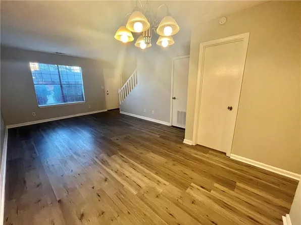 3743 Oakwood Hills Dr, Oakwood, GA 30566