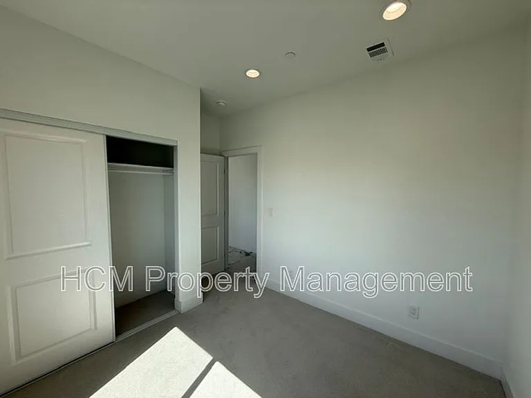7643 14th St — Photo 15
