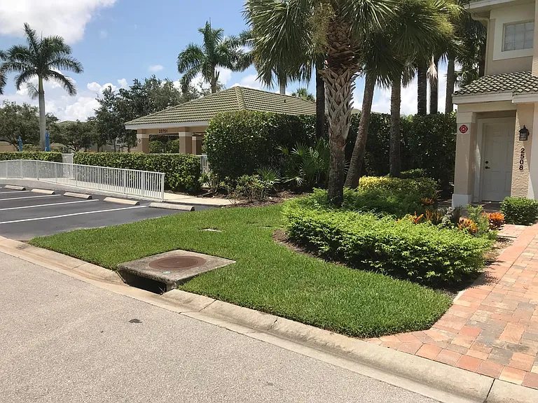 23765 Clear Spring Ct — Photo 10