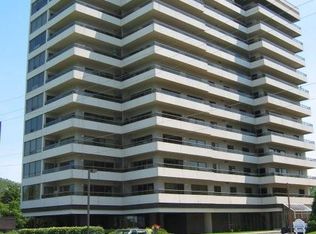 5151 Riverside Dr E #905, Windsor, ON N8S 4R5