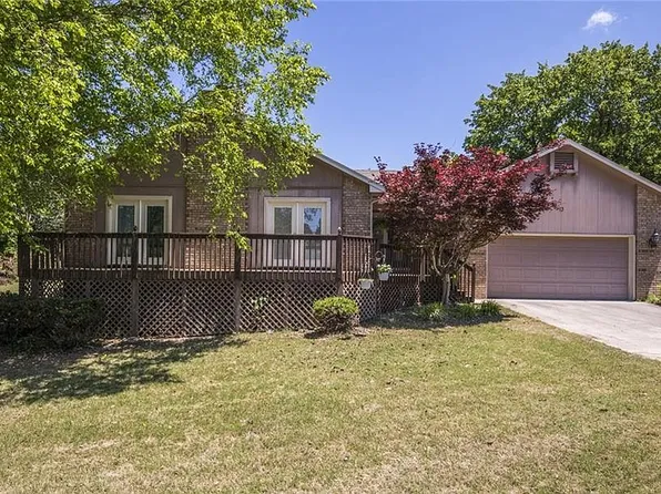 1 Rillington Dr, Bella Vista, AR 72714
