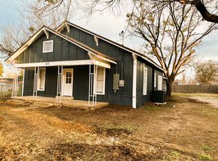 413 E 3rd St, Blooming Grove, TX 76626
