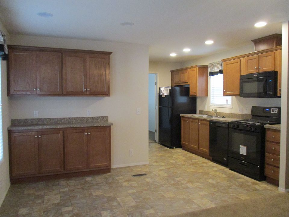 1st image of 630 Courtland Ln #194